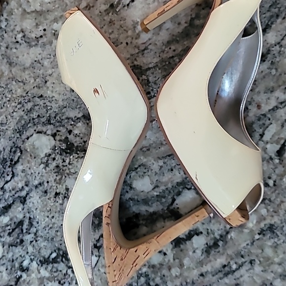 4 Pairs of Heels - Picture 11 of 16
